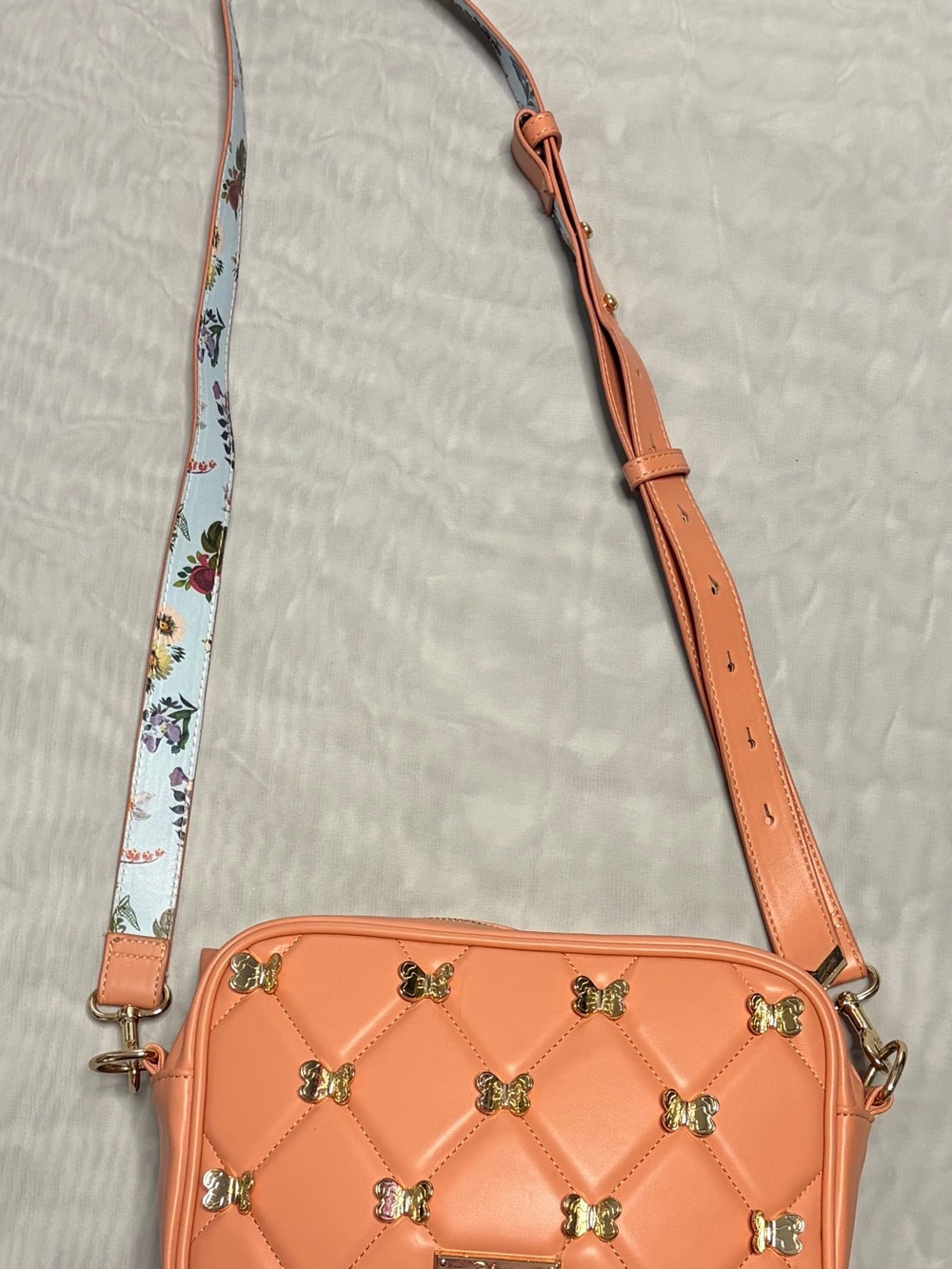 Disney Mary Blair Alice in Wonderland Quilted Crossbody Bag Coral - Picture 2 of 13
